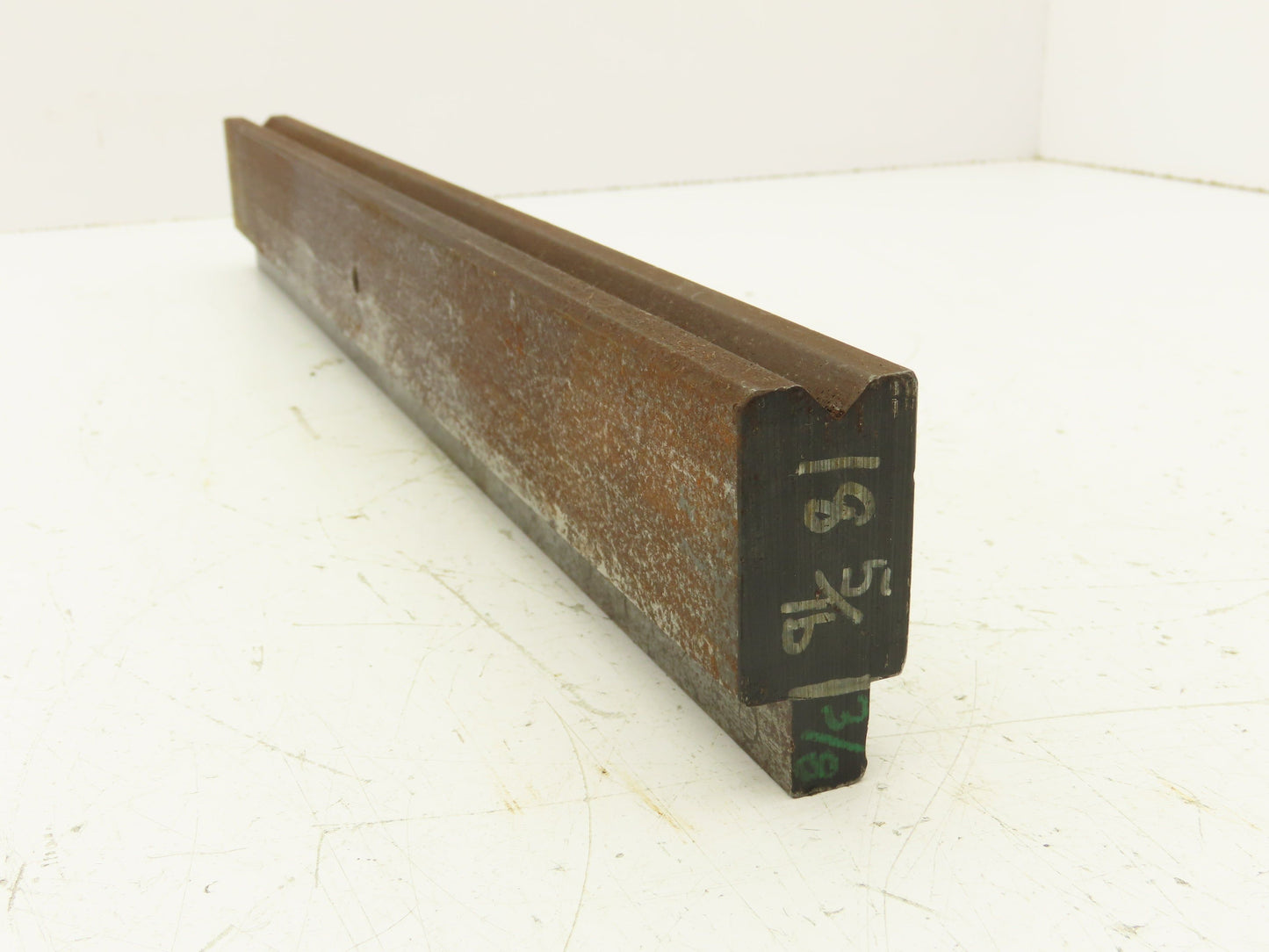 Press Brake Die 18-5/16" Long 90° V 3/8" W 3/16" D 1-3/4" H 1/2" Tang