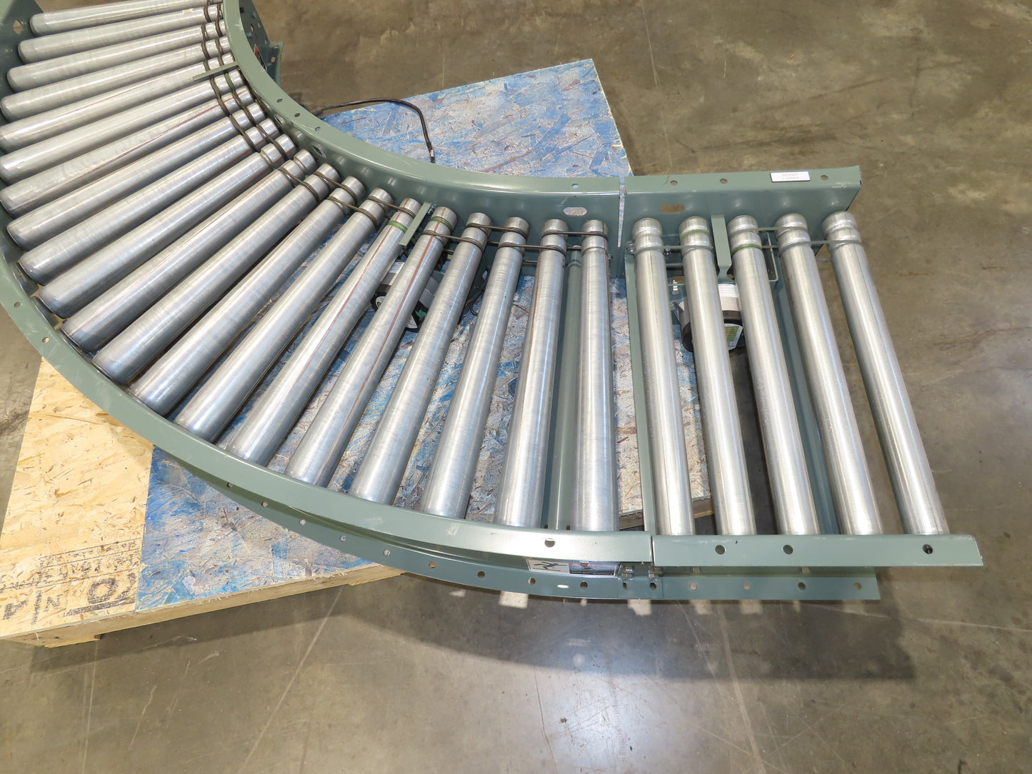 Hytrol 24"x 90° Curve Accumulation Roller Conveyor 21"BF O-Ring Belt Drive 24VDC