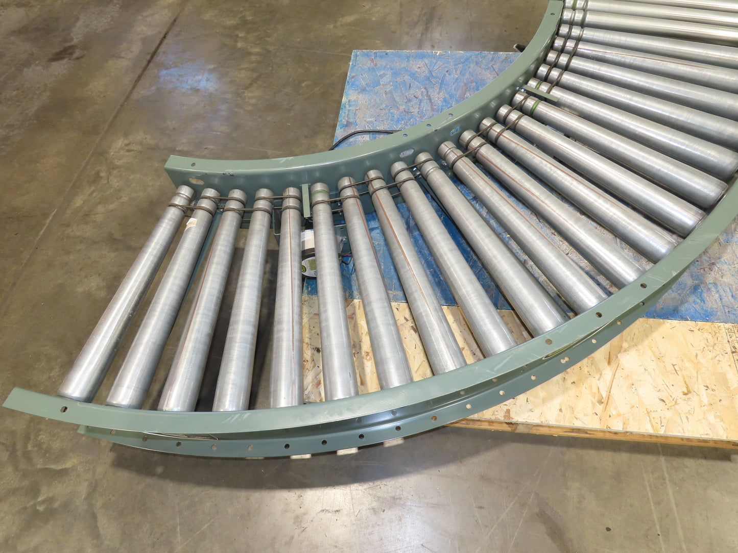 Hytrol 24"x 90° Curve Accumulation Roller Conveyor 21"BF O-Ring Belt Drive 24VDC