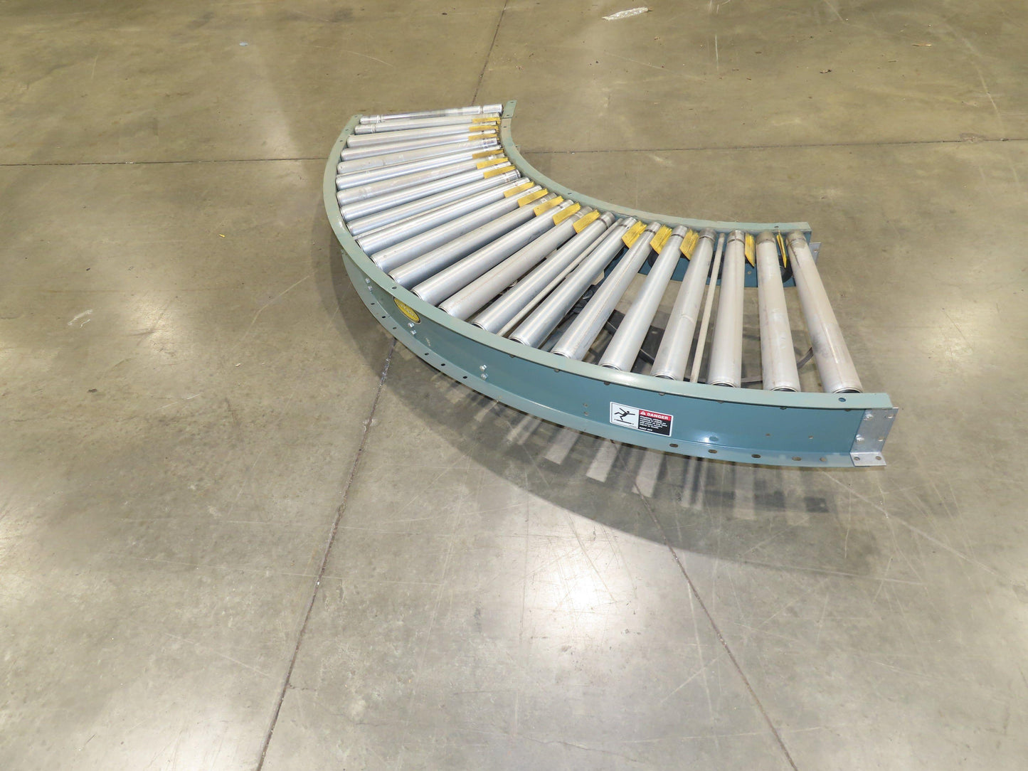 Hytrol 24"x 90° Curve Accumulation Roller Conveyor 21"BF V-Belt Slave Drive
