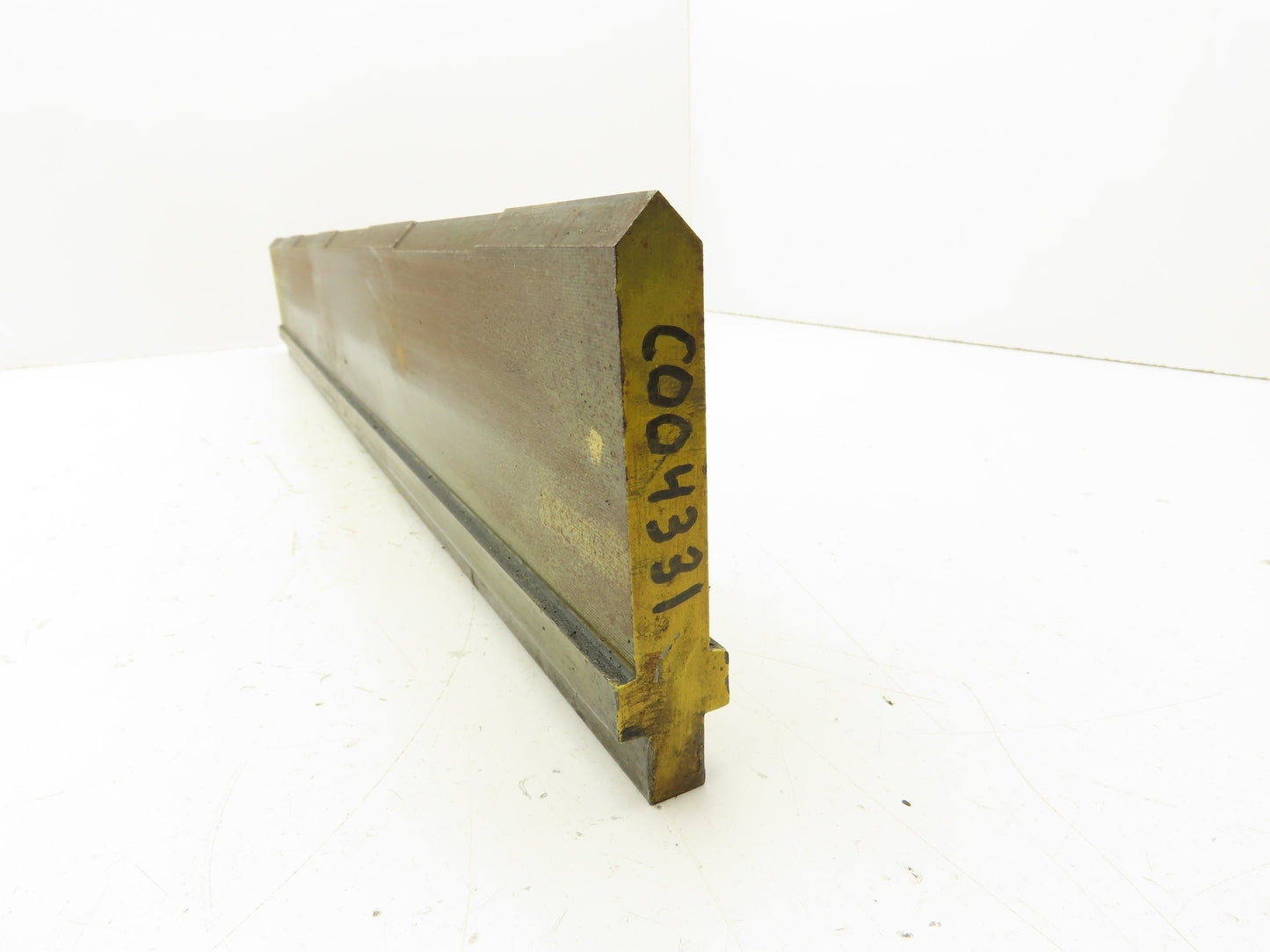 Press Brake Punch Die 29-7/8" Long 90° V 5/8" W 3-3/4" H 1/2" Tang
