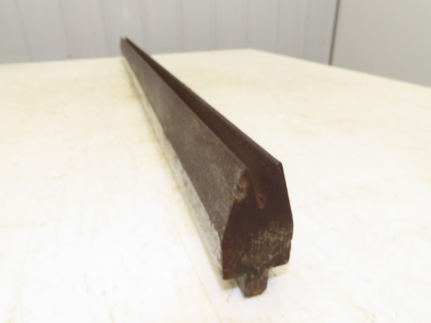 Press Brake Die 44-1/2" Long 30° V 1/2" W 13/16" D 2-5/16" H 1/2" Tang