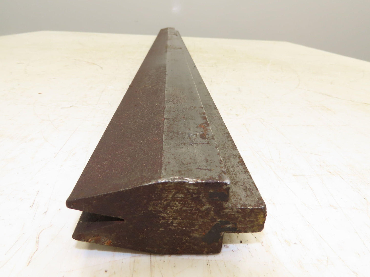 Press Brake Die 44-1/2" Long 30° V 1/2" W 13/16" D 2-5/16" H 1/2" Tang
