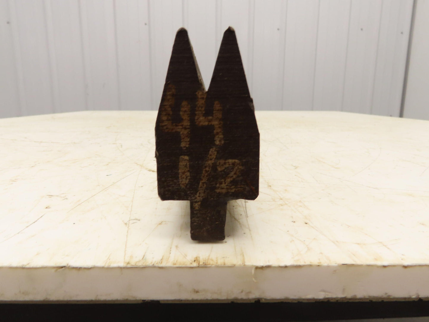 Press Brake Die 44-1/2" Long 30° V 1/2" W 13/16" D 2-5/16" H 1/2" Tang
