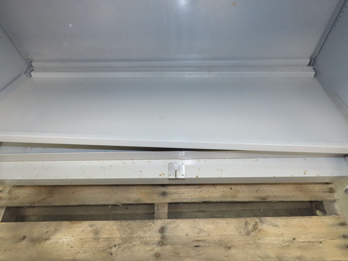 New England Lab 1512011 Insulated Solvent Cabinet 48x22x34" Fire Proof 100 Liter