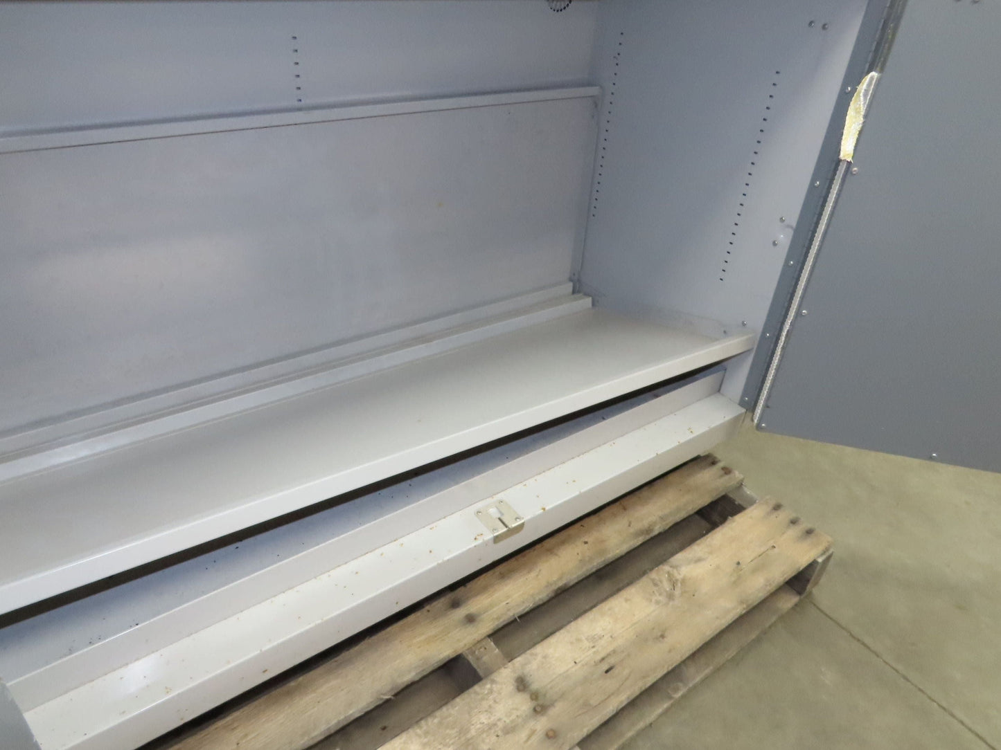 New England Lab 1512011 Insulated Solvent Cabinet 48x22x34" Fire Proof 100 Liter