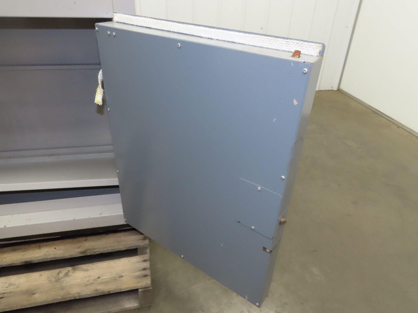 New England Lab 1512011 Insulated Solvent Cabinet 48x22x34" Fire Proof 100 Liter