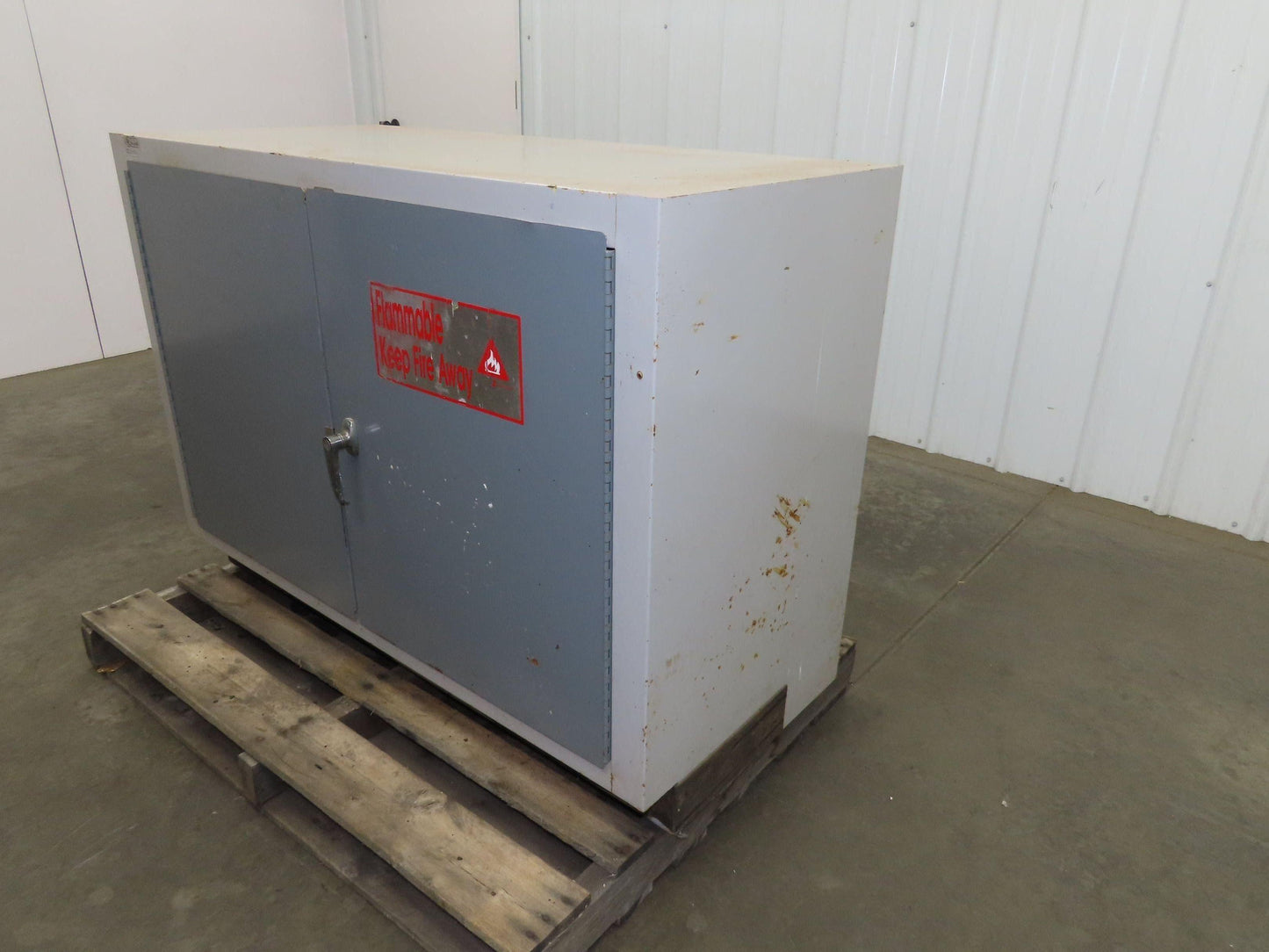 New England Lab 1512011 Insulated Solvent Cabinet 48x22x34" Fire Proof 100 Liter