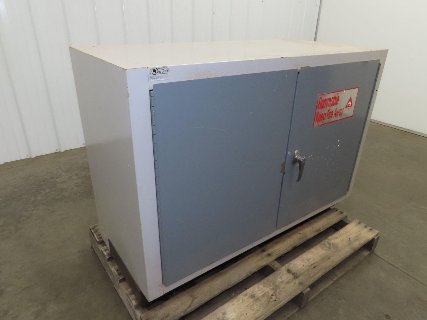New England Lab 1512011 Insulated Solvent Cabinet 48x22x34" Fire Proof 100 Liter