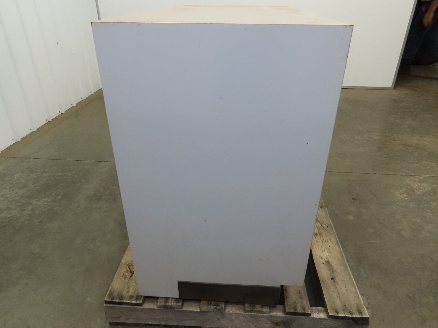 New England Lab 1512011 Insulated Solvent Cabinet 48x22x34" Fire Proof 100 Liter