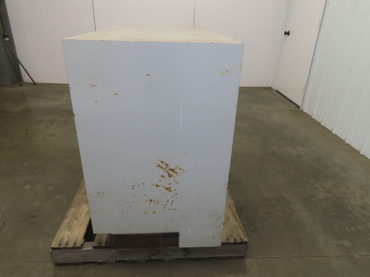 New England Lab 1512011 Insulated Solvent Cabinet 48x22x34" Fire Proof 100 Liter