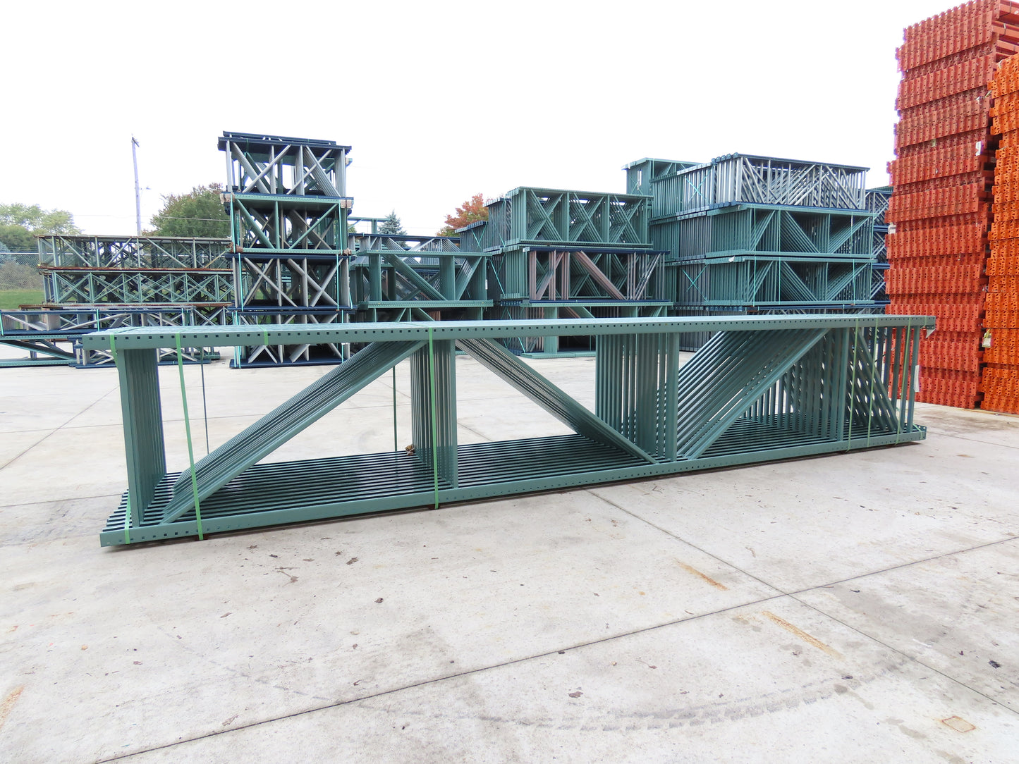 Interlake 20' x 42" Teardrop Pallet Racking Upright 3x3" Leg 23900Lb Green