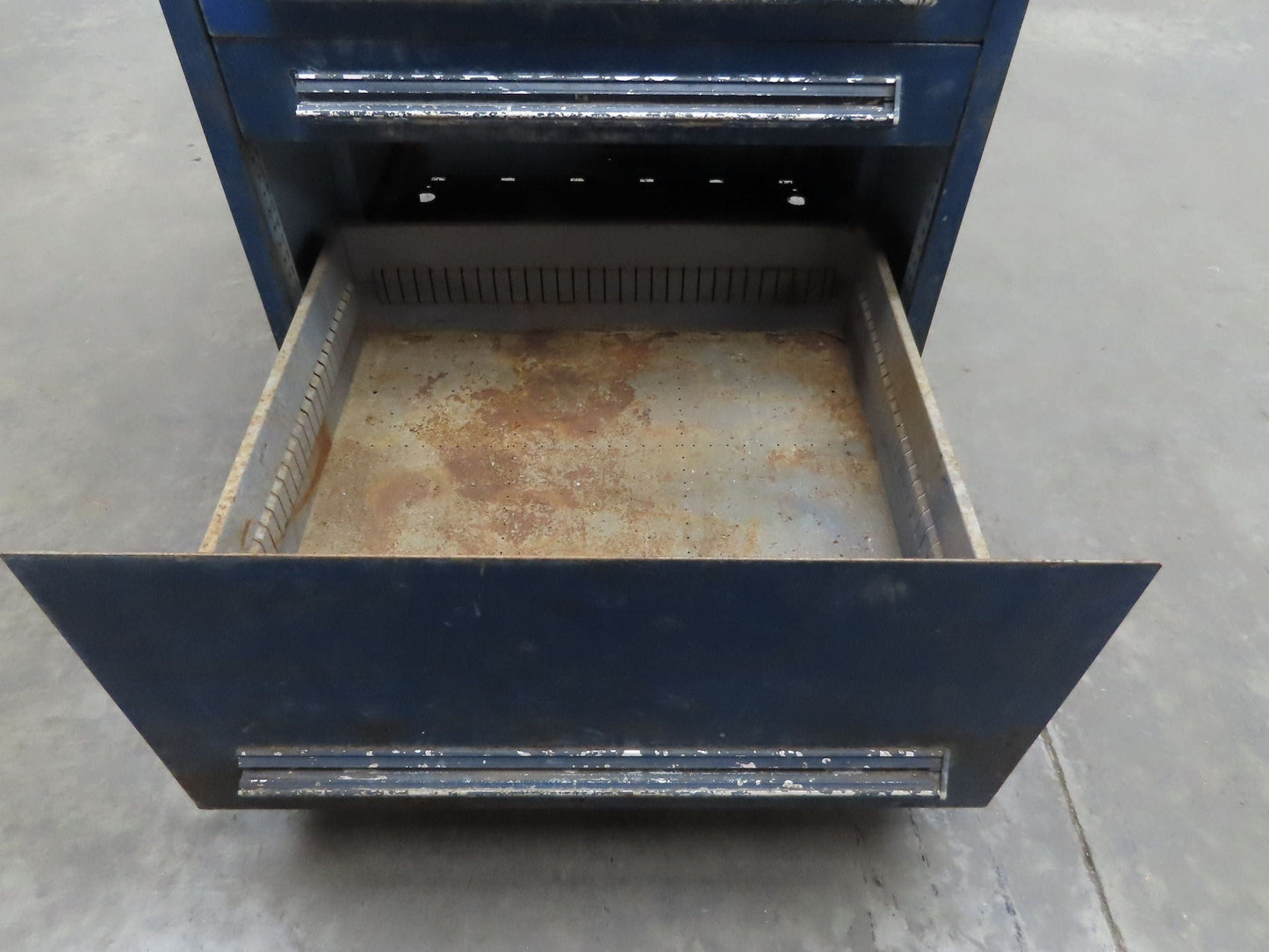 Stanley Vidmar Tool Cabinet 4 Drawer 28x30x33" Blue Lista Lyon Rust Rough