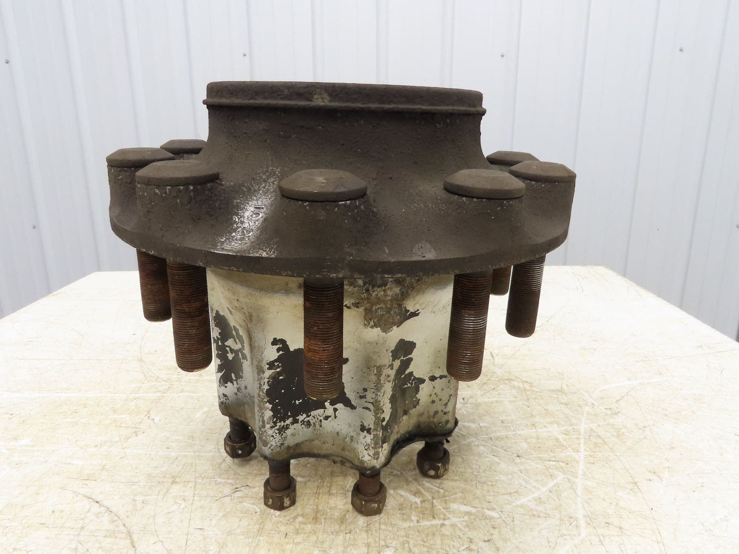 ConMet 102208L Rear Axle Hub
