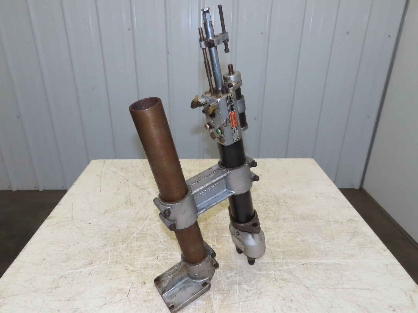 Desoutter AFD 5000 Pneumatic Auto Feed 1/4" Drill Unit Double Drill Head w/Stand