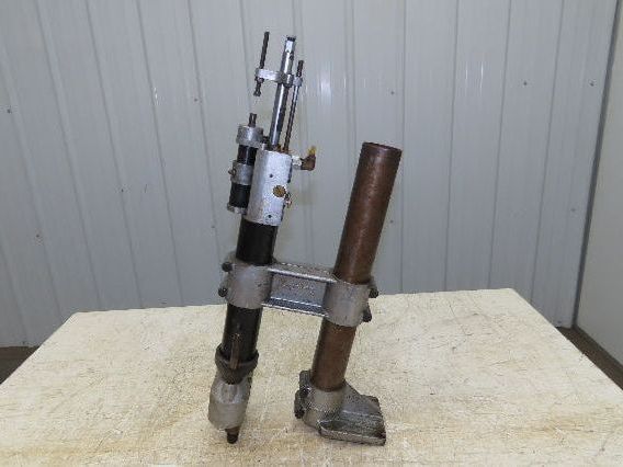 Desoutter AFD 5000 Pneumatic Auto Feed 1/4" Drill Unit Double Drill Head w/Stand