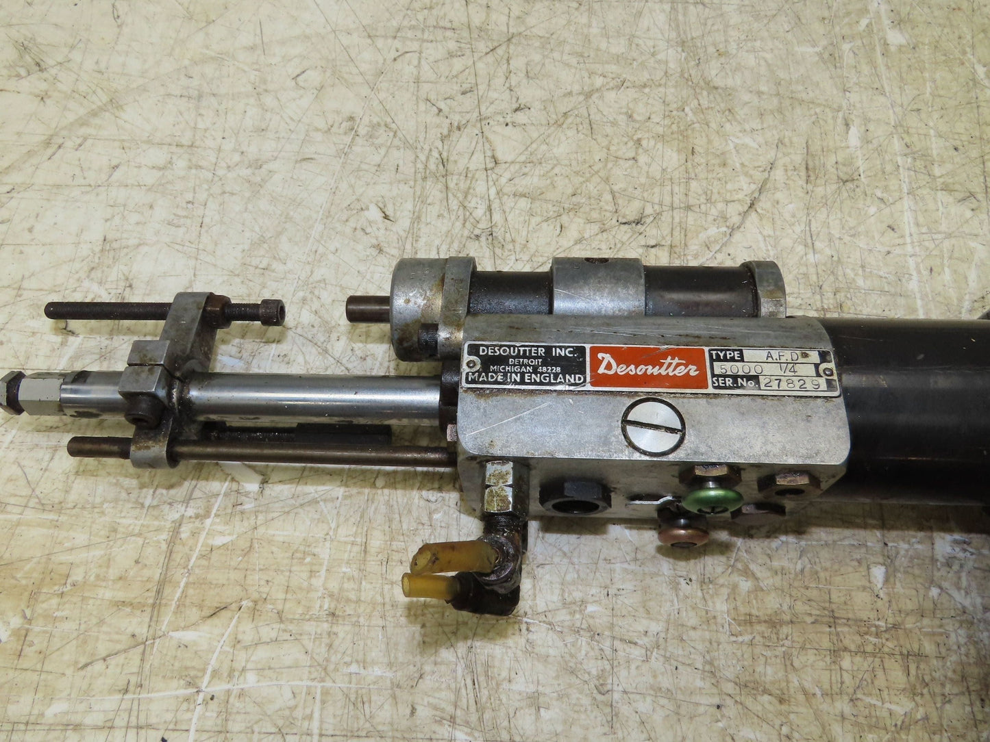 Desoutter AFD 5000 Pneumatic Auto Feed 1/4" Drill Unit Double Drill Head w/Stand