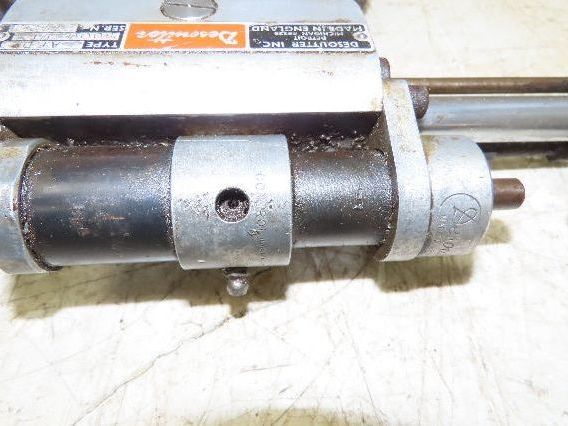 Desoutter AFD 5000 Pneumatic Auto Feed 1/4" Drill Unit Double Drill Head w/Stand