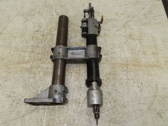 Desoutter AFD 5000 Pneumatic Auto Feed Drill Unit Double Drill Head Type THA