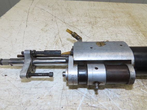 Desoutter AFD 5000 Pneumatic Auto Feed Drill Unit Double Drill Head Type THA