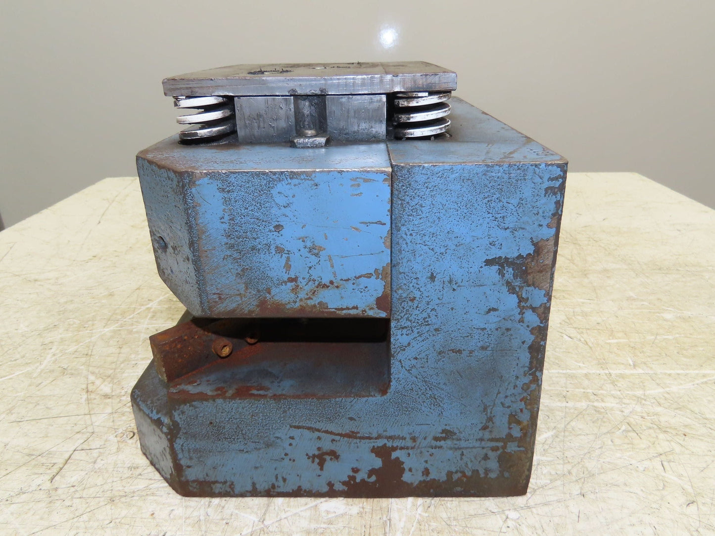 Unipunch HNE 3X7-2 Press Brake Punch 4" Radius Corner Die 8-3/4" Open Height