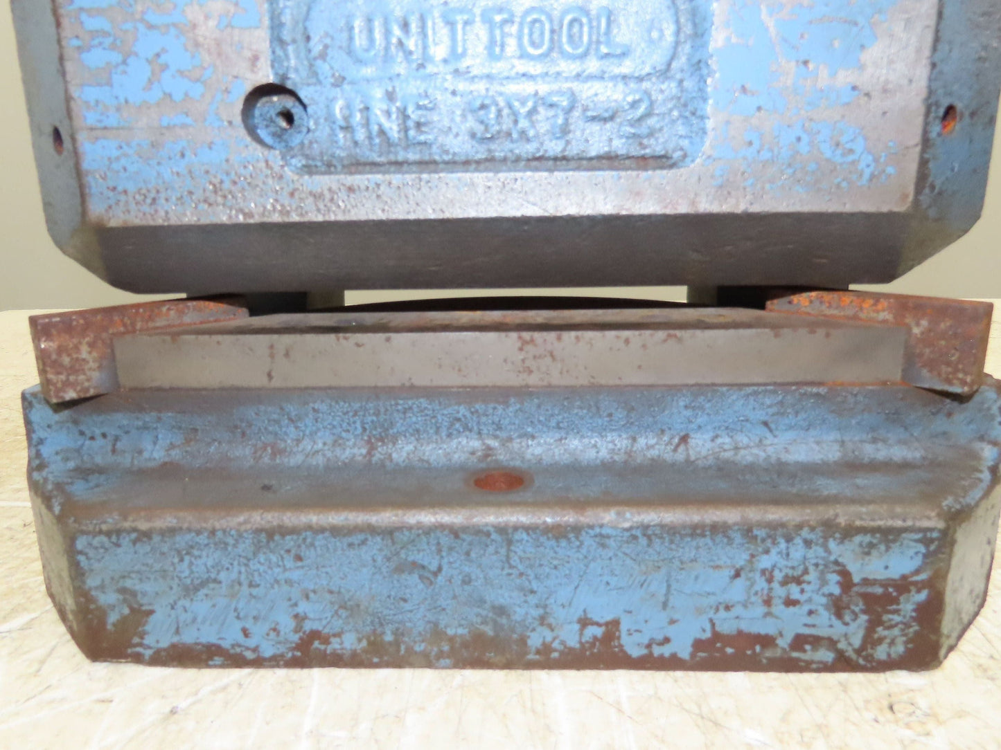 Unipunch HNE 3X7-2 Press Brake Punch 4" Radius Corner Die 8-3/4" Open Height