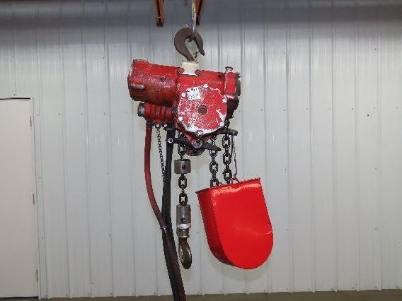 Chicago Pneumatic 1/4 Ton 500Lb Power Vane Air Chain Hoist 11' 6" Lift Pendant