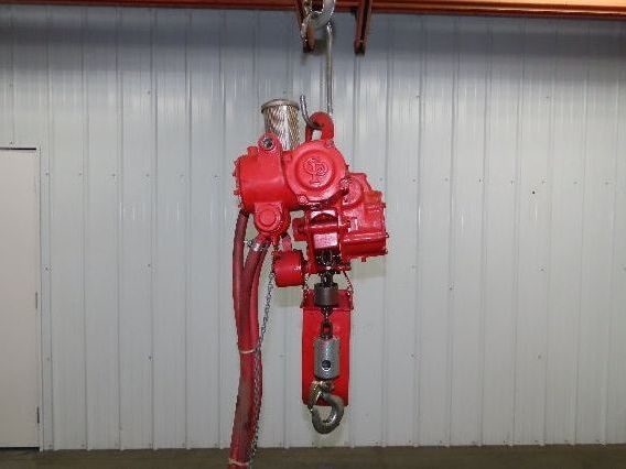Chicago Pneumatic 1/4 Ton 500Lb Power Vane Air Chain Hoist 10' 4" Lift Pendant
