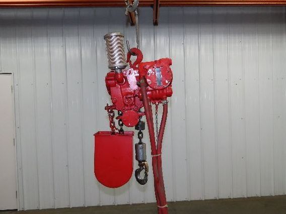 Chicago Pneumatic 1/4 Ton 500Lb Power Vane Air Chain Hoist 10' 4" Lift Pendant