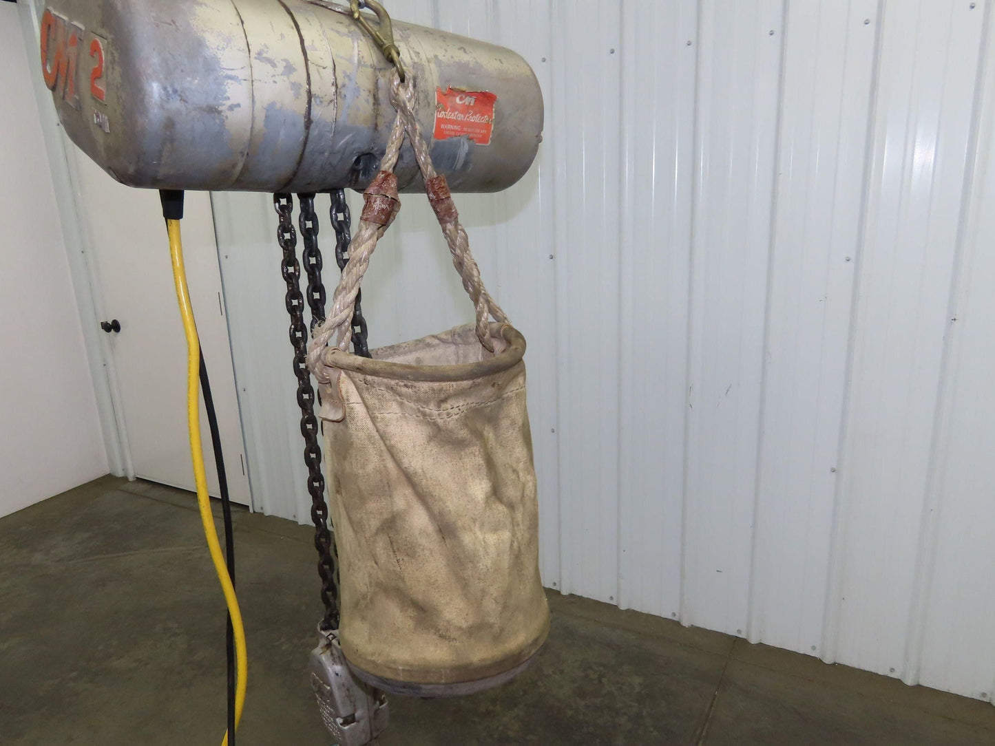 CM Lodestar RR Electric Chain Hoist 2 Ton 16 FPM 27' Lift 575 Volt 3PH