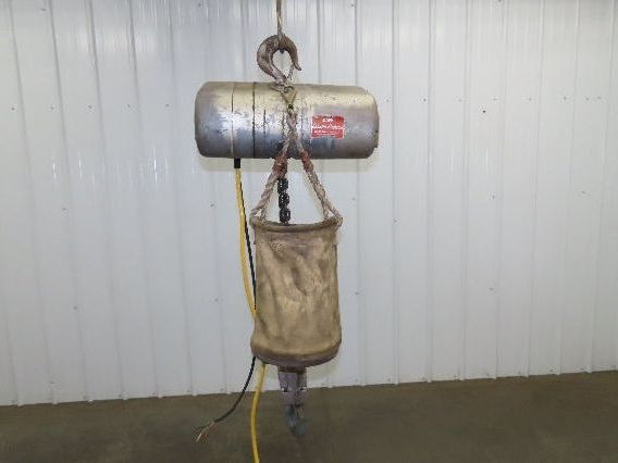 CM Lodestar RR Electric Chain Hoist 2 Ton 16 FPM 27' Lift 575 Volt 3PH