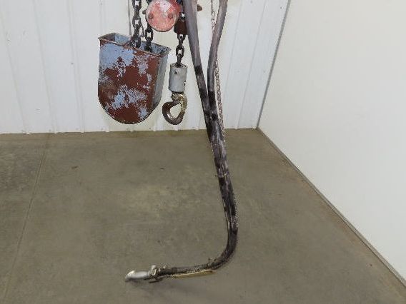 Chicago Pneumatic 1/4 Ton 500Lb Power Vane Air Chain Hoist 11' 2" Lift Pendant