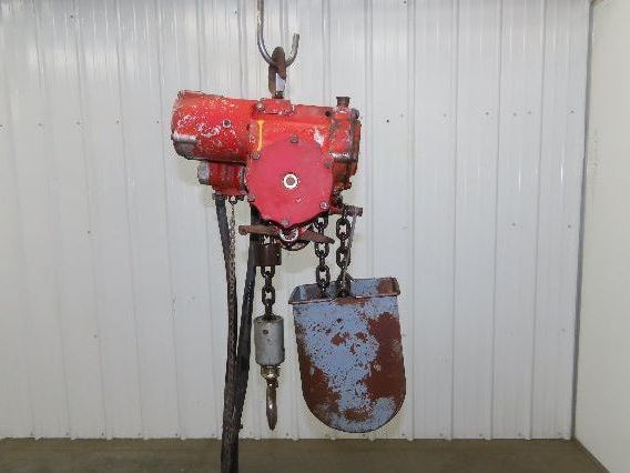 Chicago Pneumatic 1/4 Ton 500Lb Power Vane Air Chain Hoist 11' 2" Lift Pendant