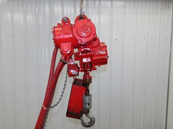 Chicago Pneumatic 1/4 Ton 500Lb Power Vane Air Chain Hoist 10' 2" Lift Pendant