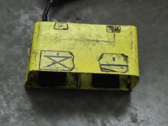 Econo Lift DO-HPT10 Drive On High Point Tilter Tote Tipper 1000lb 120V