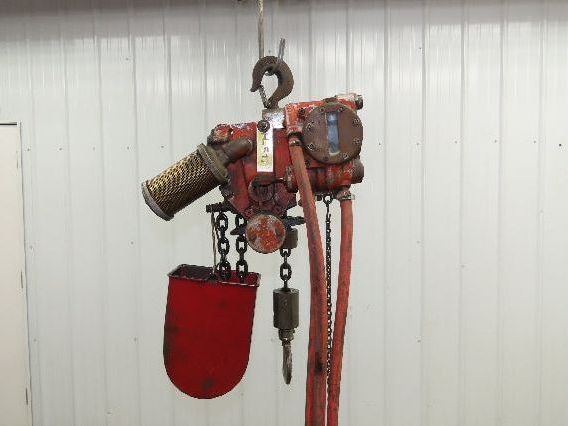 Chicago Pneumatic 1/2 Ton 1000Lb Power Vane Air Chain Hoist 10' 8" Lift Pendant