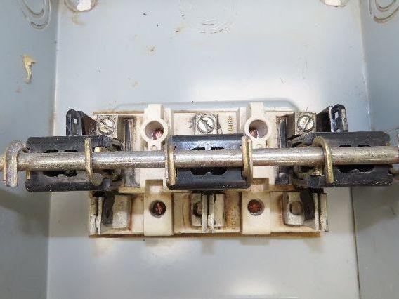 Siemens F353 I-T-E Heavy Duty Safety Disconnect Switch 100A 600V 3Ph Fused