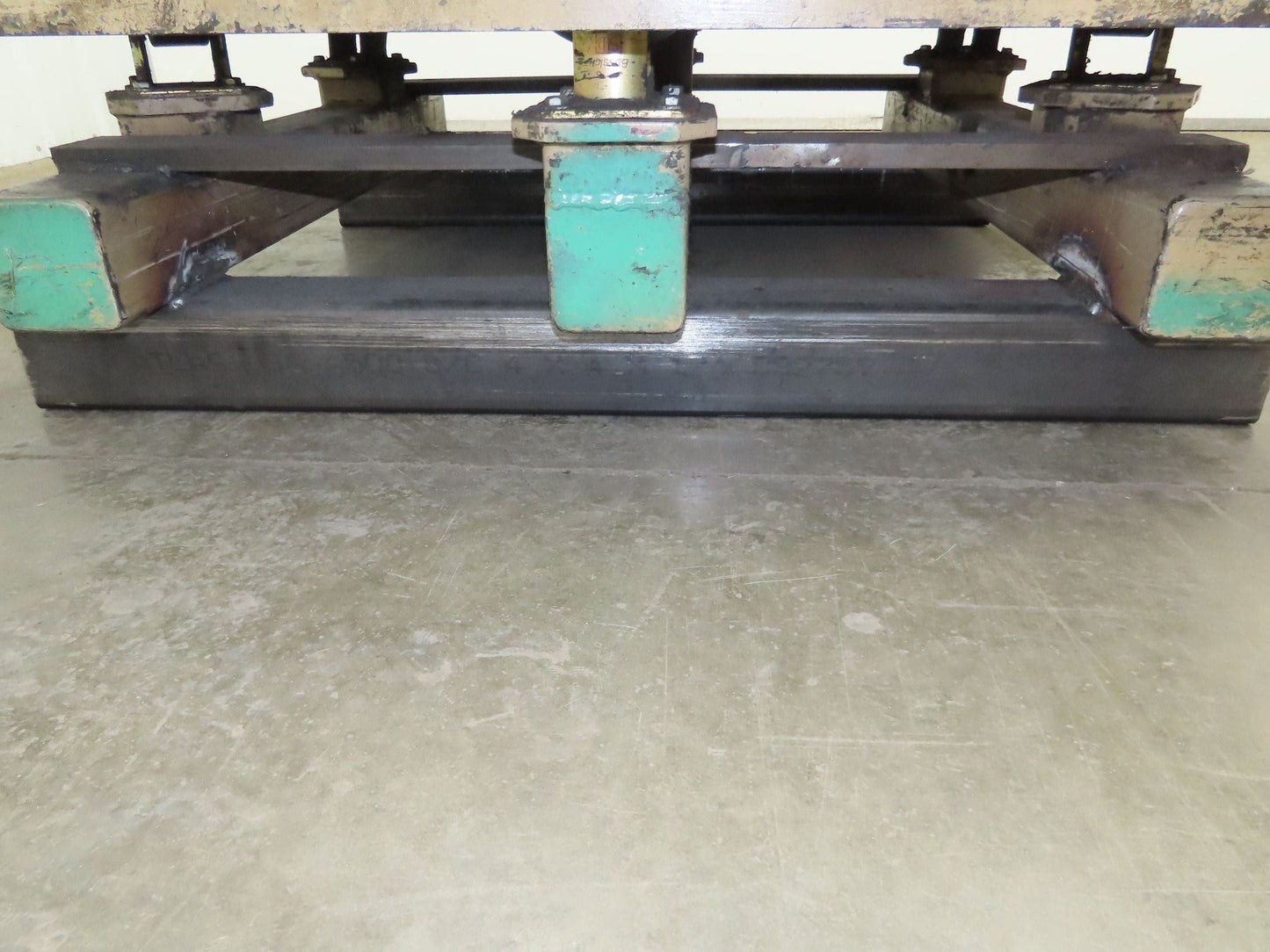 Heavy Duty Pallet Turntable 49x49" Top 18" High 1/4" Steel Plate 2500lbs