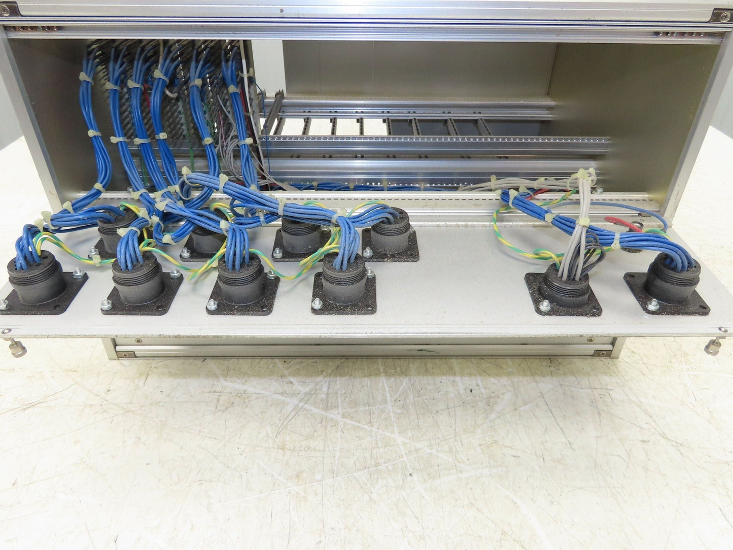Celio VC2200 8PU PLC Slot Rack Viscolor 2200