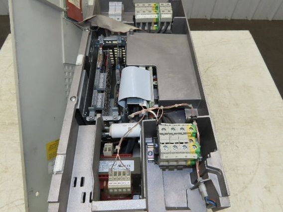 Siemens 6SE7027-2ED21-Z Simovert MasterDrive AC Drive 37kw 50 HP 480V 3Ph