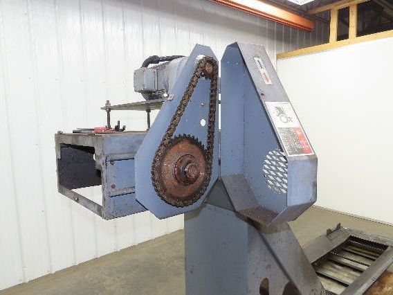 Shin Myung Magnetic Chip Conveyor with Drag Chain Scraper 14"x51" Infeed 220V