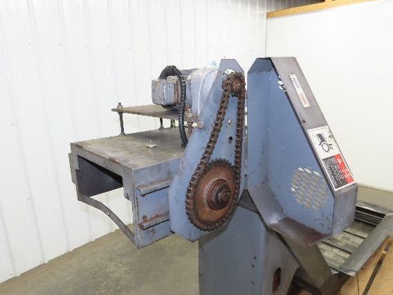 Shin Myung Magnetic Chip Conveyor with Drag Chain Scraper 14"x51" Infeed 220V