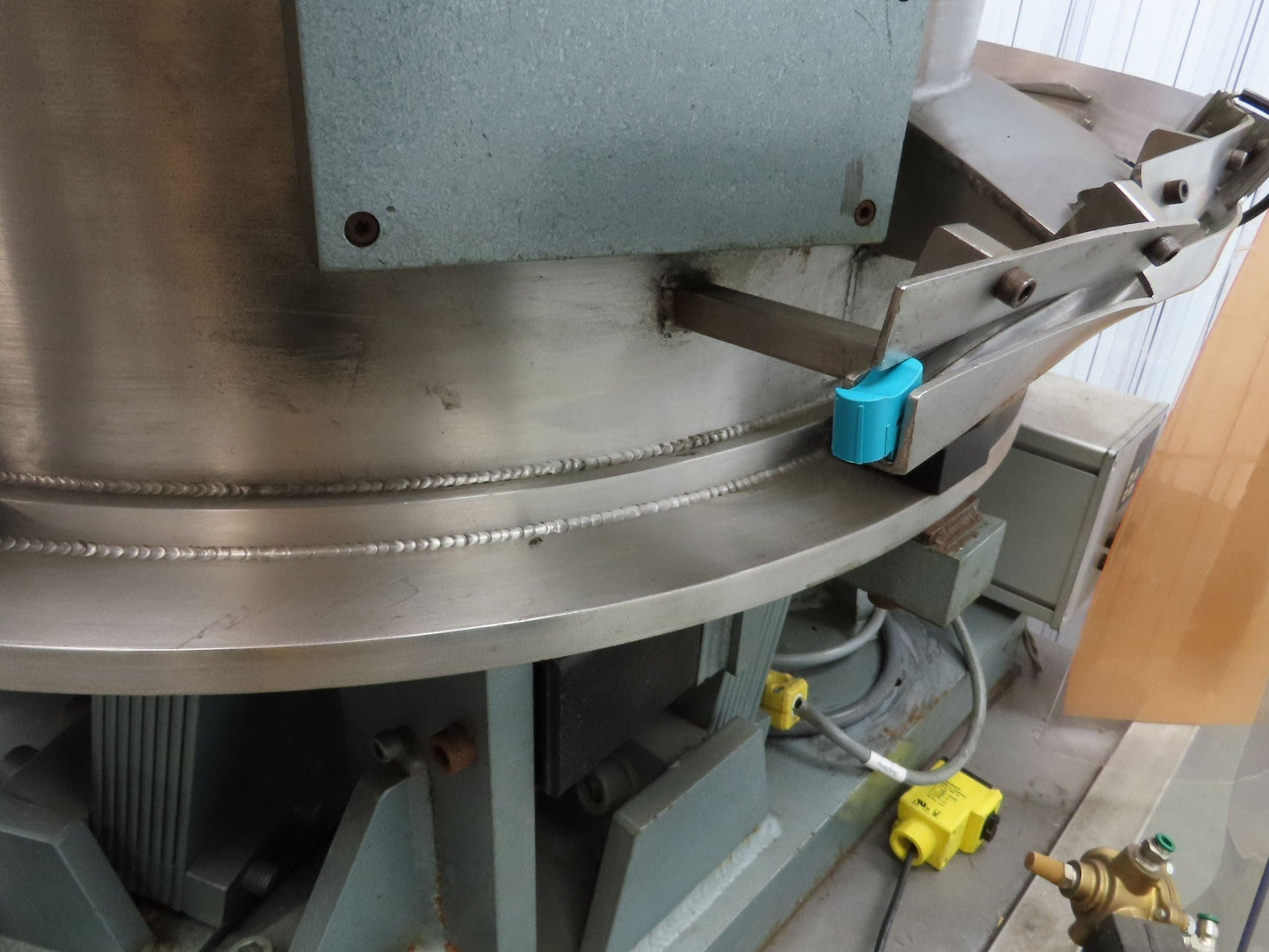 Vibracraft Vibratory Parts Feeder 30" Stainless Bowl Bottle Cap Sorter 115V