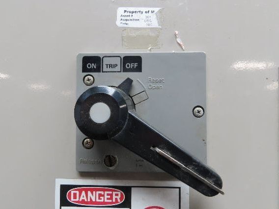 Electrical Enclosure Freestanding Control Panel 170x130x40mm 67x51x16"