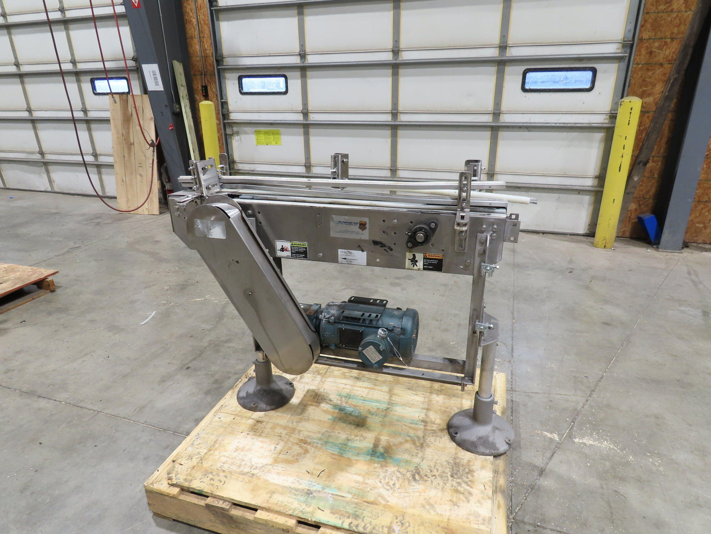 Arrowhead 3.25" Tabletop Stainless Bottle Conveyor 2-Belt Transfer 48" Drive