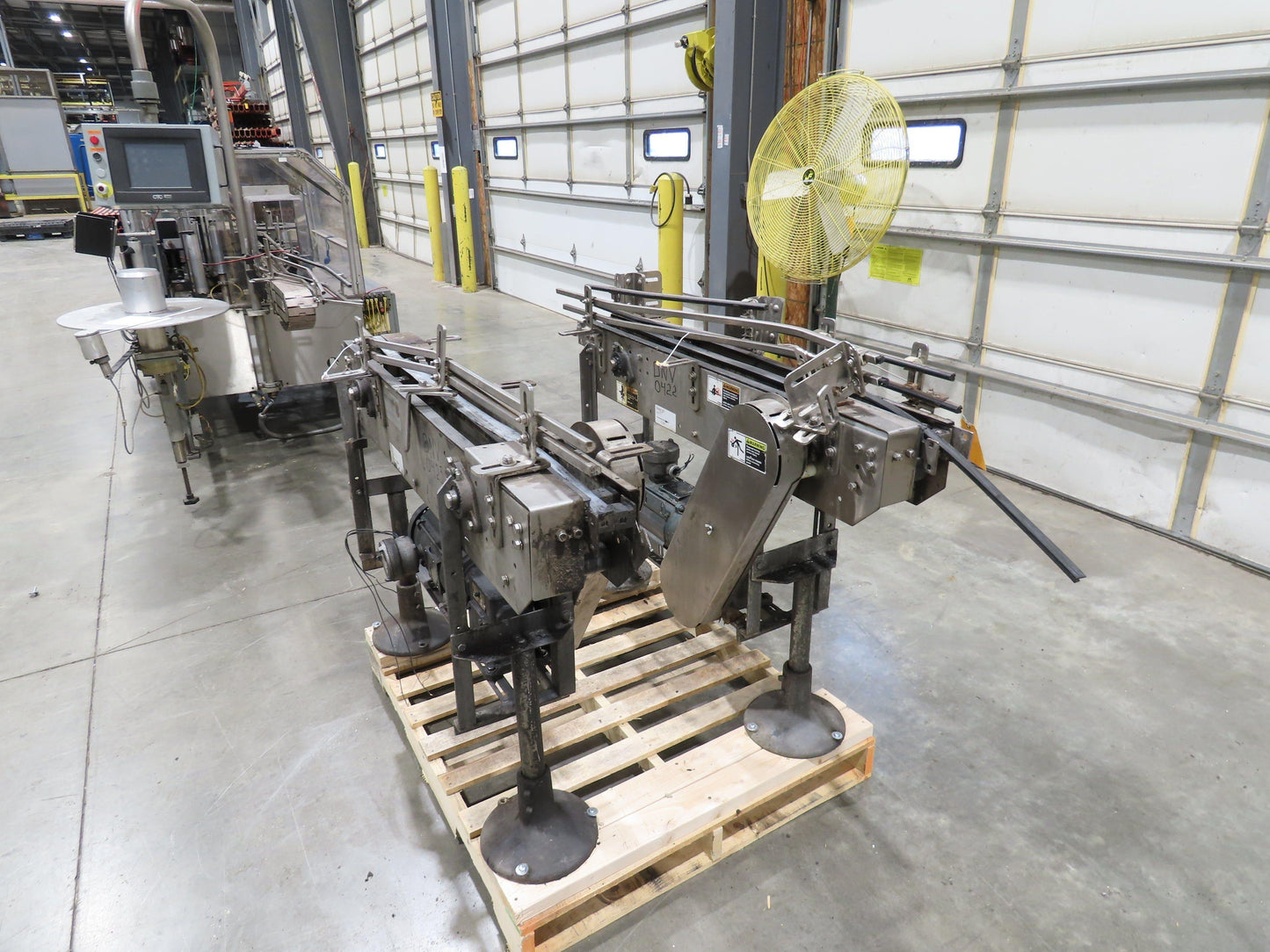 Arrowhead 3.25" Tabletop Stainless Bottle Conveyor 2-Belt Transfer 48" Drive