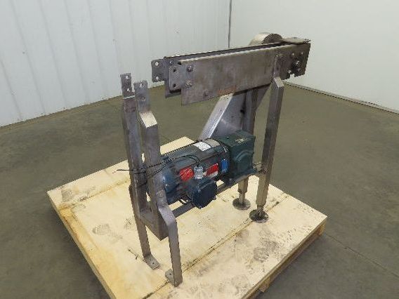 Arrowhead 3.25" Tabletop Belt Stainless Bottle Conveyor 28" Drive 460V