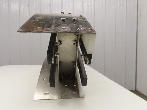 Arrowhead 10" Tabletop Belt Steel Bottle Conveyor 60° Curve 40"L x 7-5/8"H