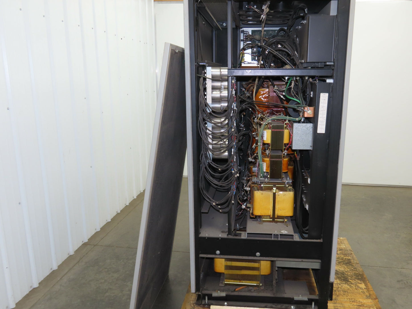 Emerson CAA075A Liebert Datawave Magnetic Synthesizer 75kva HV 480 LV 480Y/277