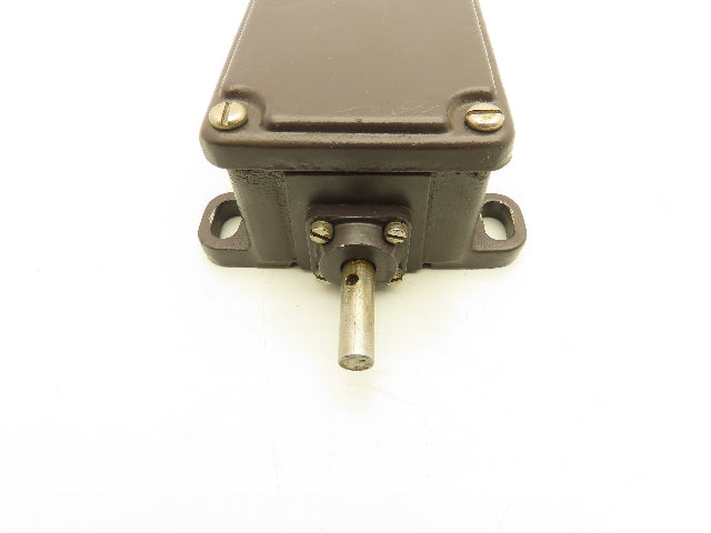 Schmersal MSP 452-11/11Y Rotating Spindle Limit Switch 250V 6A 3/8" Shaft